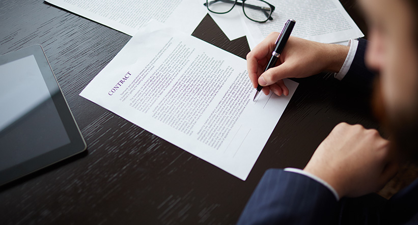 executive-prepared-sign-contract2